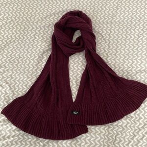 UGG | NWOT Burgundy Cable-Knit Scarf